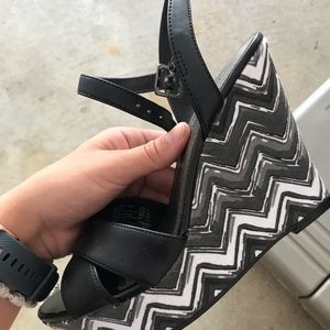 American Eagle wedges, size 5 women’s!